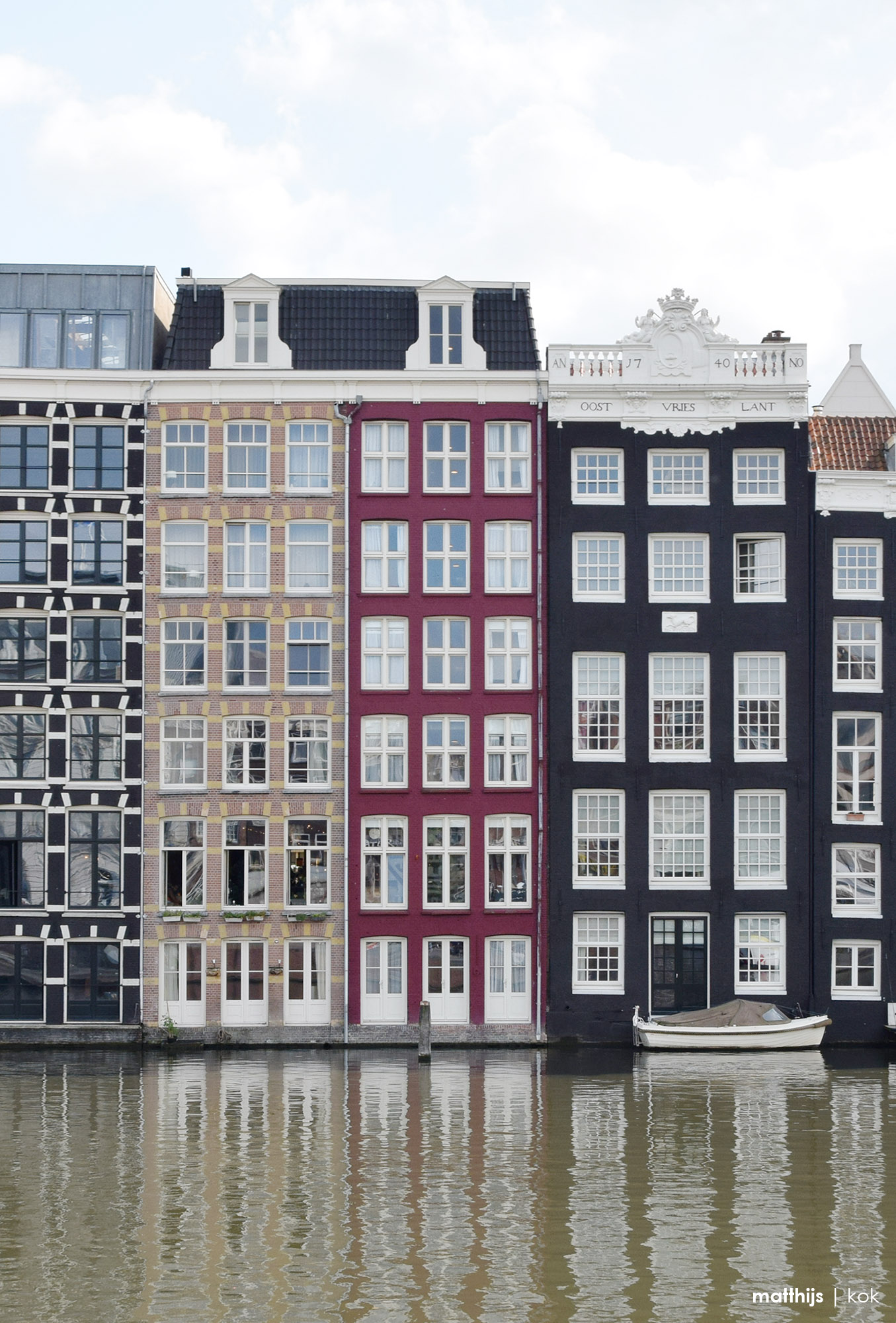 Damrak, Amsterdam, The Netherlands | Photo by Matthijs Kok
